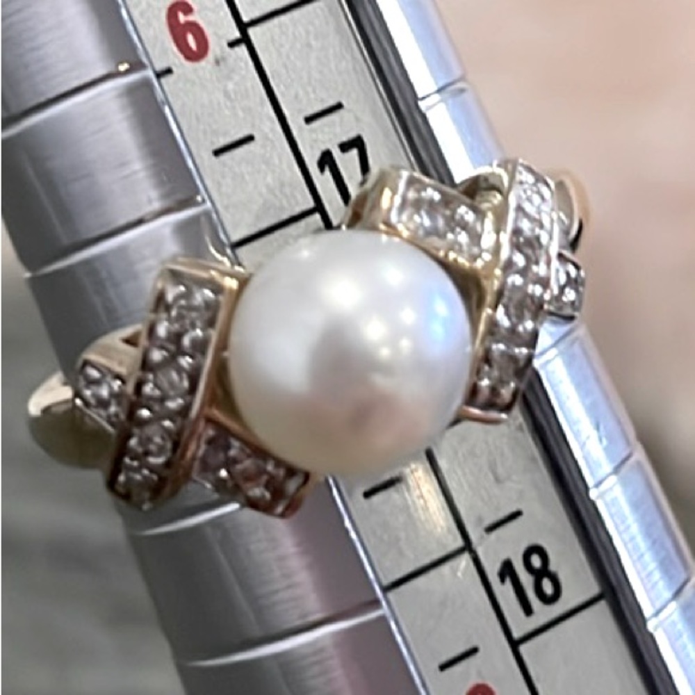 10K Pearl and Diamond Ring